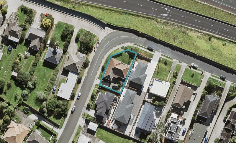 15 Hendry Avenue, Hillsborough, Auckland - Carousel 1