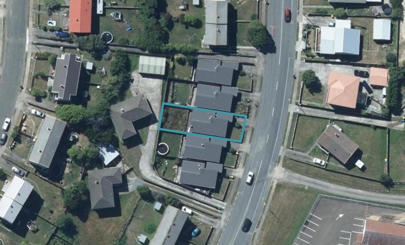 321 Warspite Avenue, Waitangirua, Porirua - Carousel 1