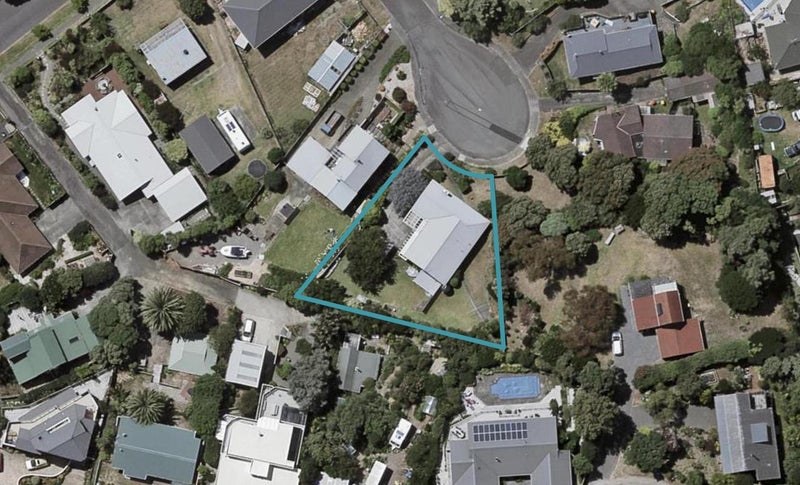 12 Napier Grove, Waikanae Beach, Waikanae - Carousel 1