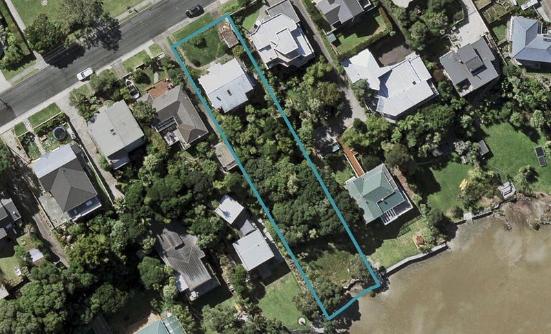 93 Norwood Road, Bayswater, Auckland - Carousel 1