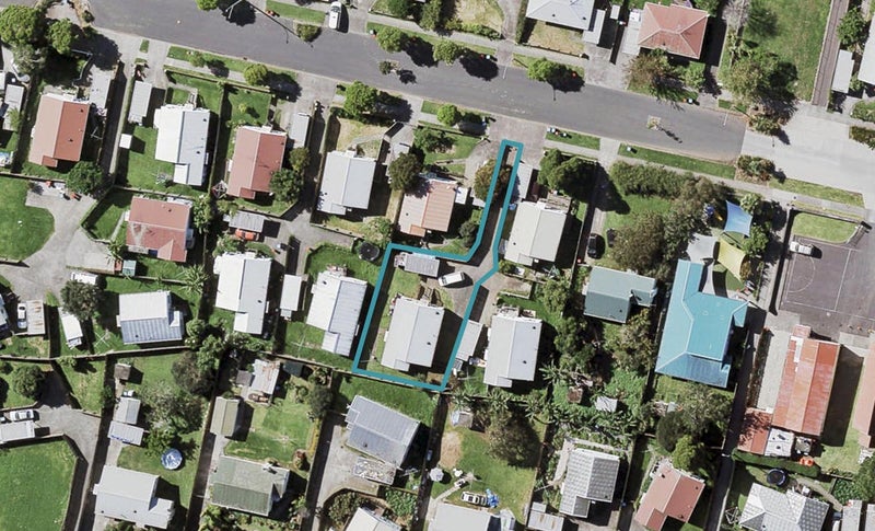 65B Maybury Street, Point England, Auckland - Carousel 1