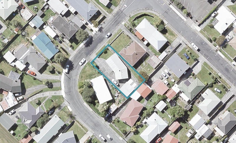 66 Karamu Crescent, Wainuiomata, Lower Hutt - Carousel 1
