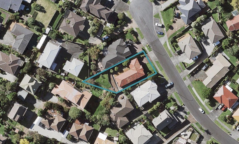 16 Kells Place, Botany Downs, Auckland - Carousel 1