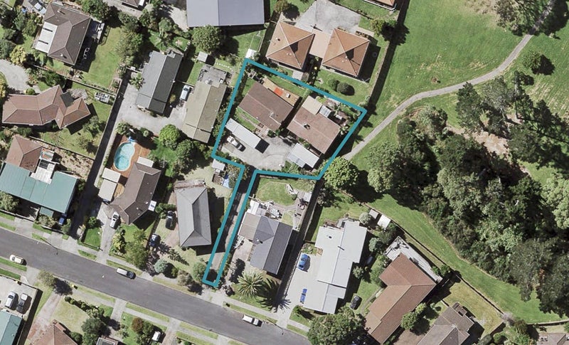 2/10 Glenshee Place, Highland Park, Auckland - Carousel 1