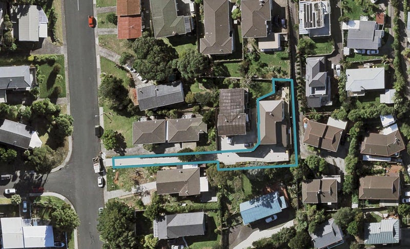8A Cheval Drive, Totara Vale, Auckland - Carousel 1