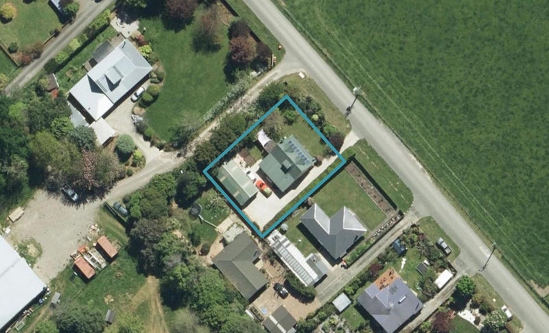 15 Bird Lane, Wakefield - Carousel 1