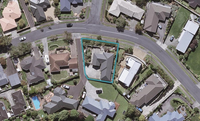 8 Ashmore Drive, Frankleigh Park, New Plymouth - Carousel 1