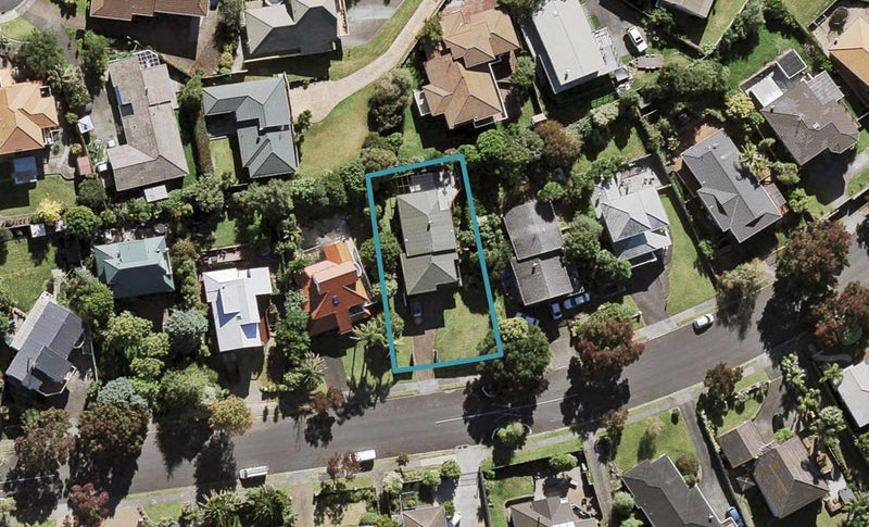 17 Lagoon Way, West Harbour, Auckland - Carousel 1