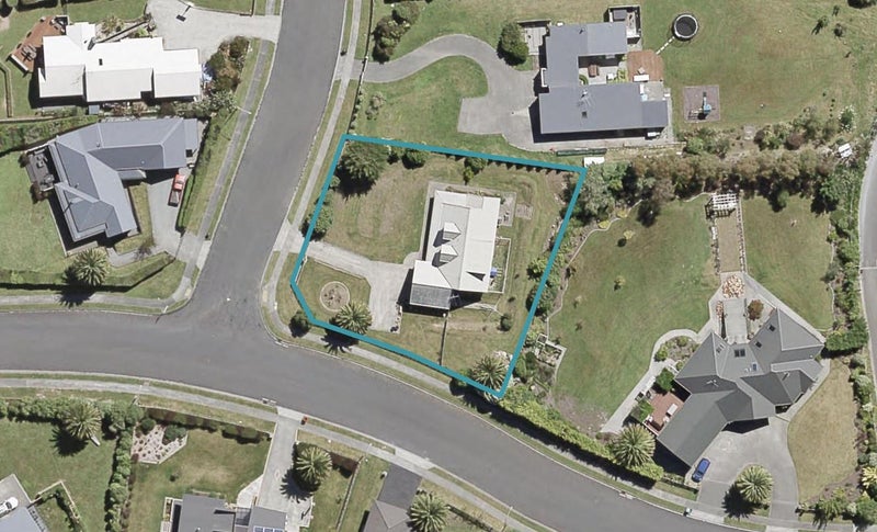 1 Marua Palm Grove, Timberlea, Upper Hutt - Carousel 1