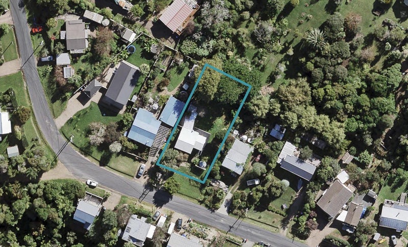 22 Tahatai Road, Oneroa, Waiheke Island - Carousel 1