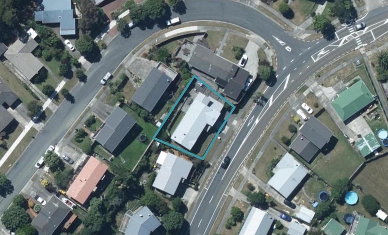 77 Omapere Street, Whitby, Porirua - Carousel 1