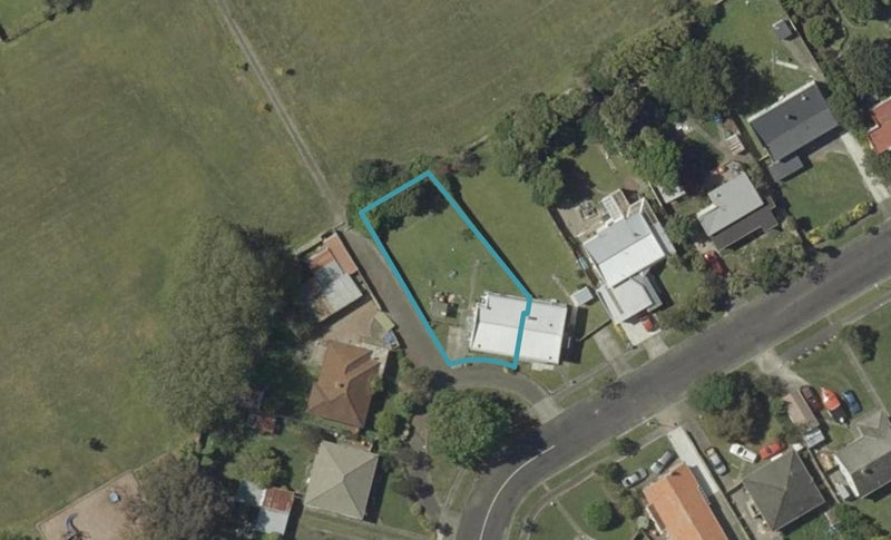 28 Savage Crescent, West End, Palmerston North - Carousel 1