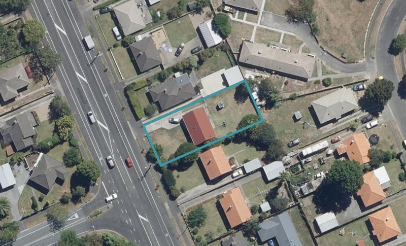 1074 Heaphy Terrace, Fairfield, Hamilton - Carousel 1