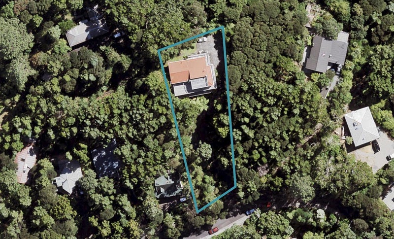 12 Arama Avenue, Titirangi, Auckland - Carousel 1