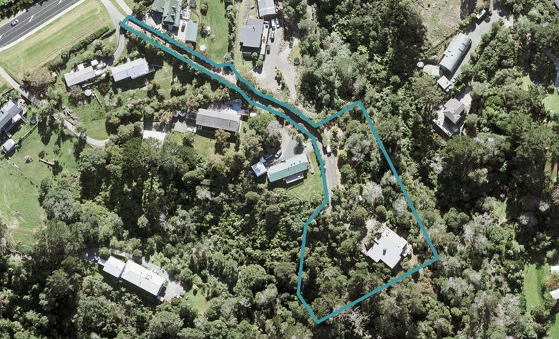 1137B Whangaparaoa Road, Tindalls Beach, Whangaparaoa - Carousel 1