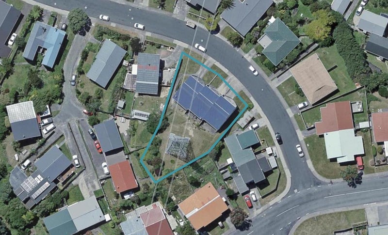 3 Colchester Crescent, Newlands, Wellington - Carousel 1