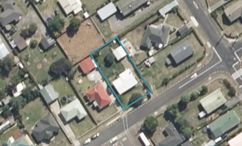 4 Clifton Street, Bulls - Carousel 1