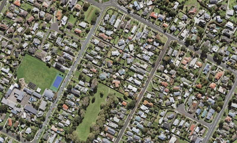 1 Kaaramuramu Lane, Mangere Bridge, Auckland - Carousel 1