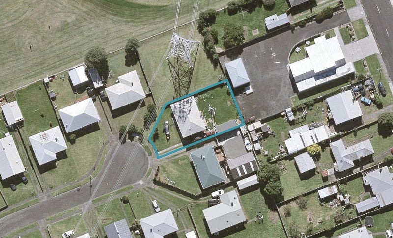 16 Tohora Place, Spotswood, New Plymouth - Carousel 1