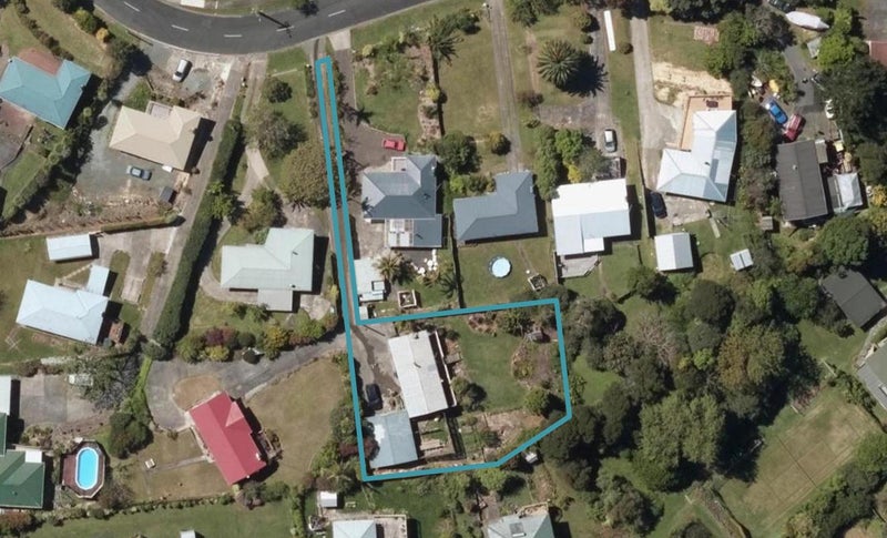 17 Hilltop Avenue, Morningside, Whangarei - Carousel 1