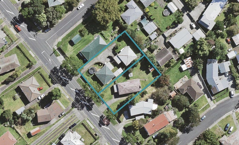 19B BORDER RD, Henderson, Auckland - Carousel 1