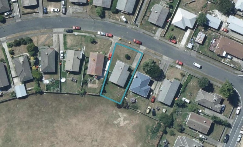 7 Bellona Place, Cannons Creek, Porirua - Carousel 1