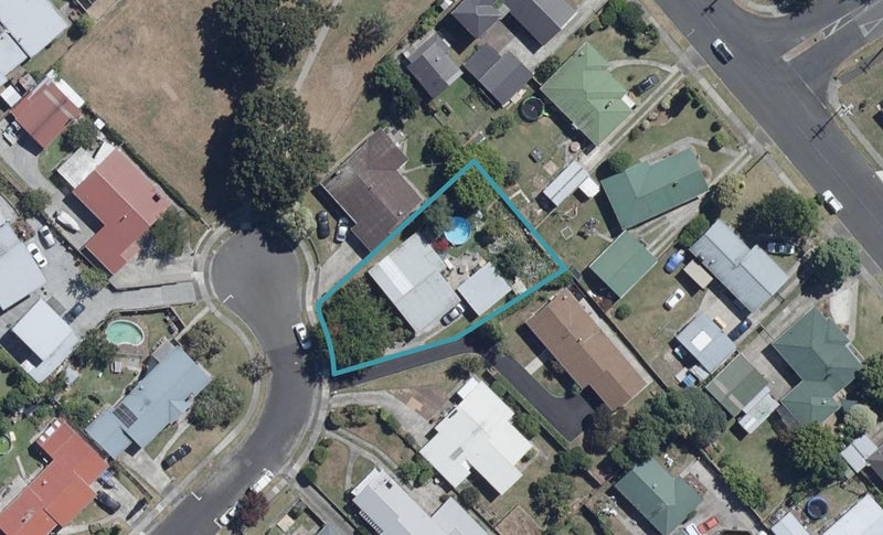 16 Bowen Place, St Andrews, Hamilton - Carousel 1