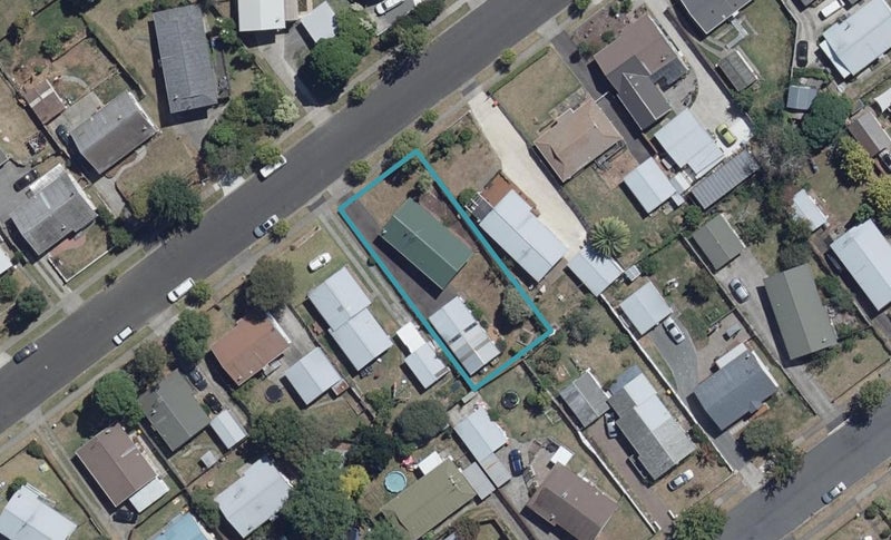 21 Rodney Street, Nawton, Hamilton - Carousel 1
