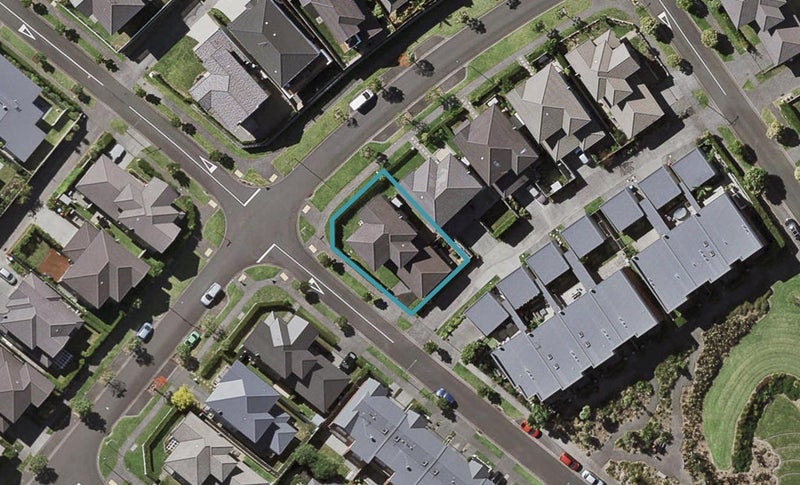 10 Singleton Avenue, Stonefields, Auckland - Carousel 1
