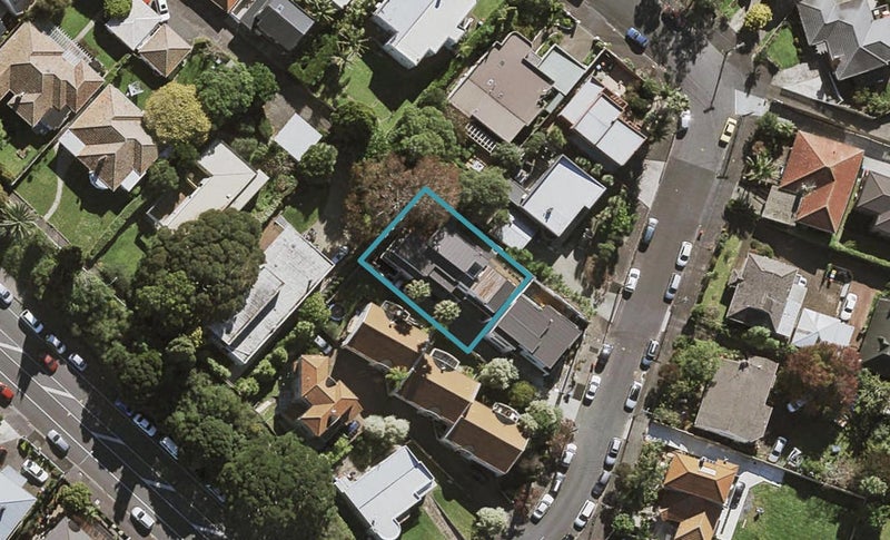 17A Otahuri Crescent, Greenlane, Auckland - Carousel 1