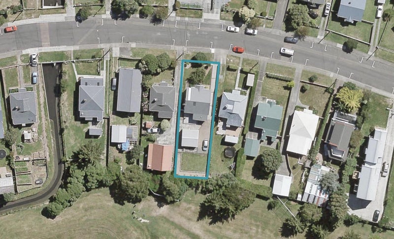 24 Elizabeth Street, Moera, Lower Hutt - Carousel 1