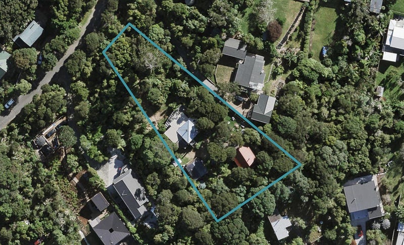 50 Hekerua Road, Oneroa, Waiheke Island - Carousel 1