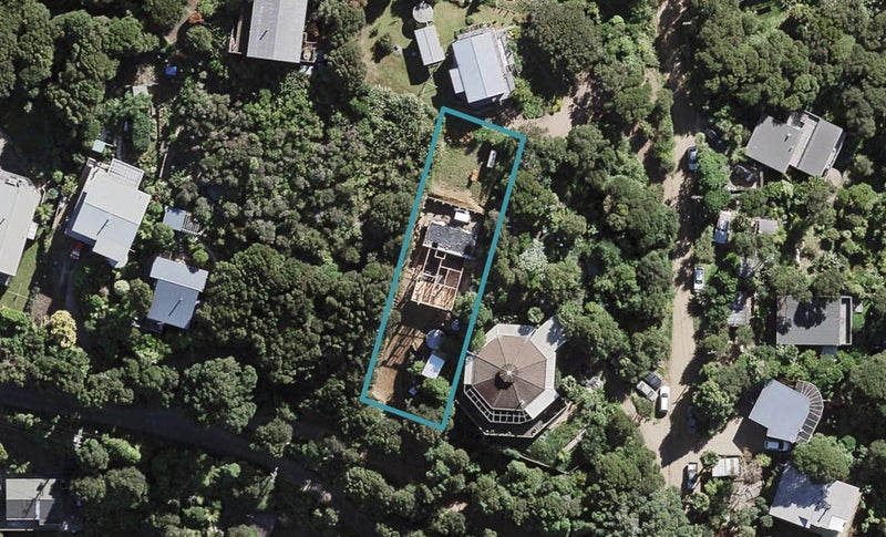 16 Upland Road, Omiha, Waiheke Island - Carousel 1