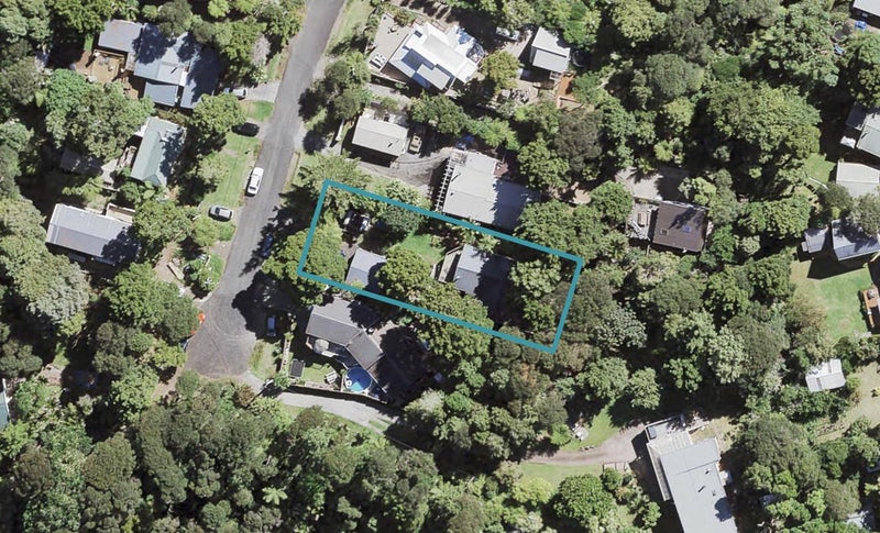 12 Karen Road, Laingholm, Auckland - Carousel 1