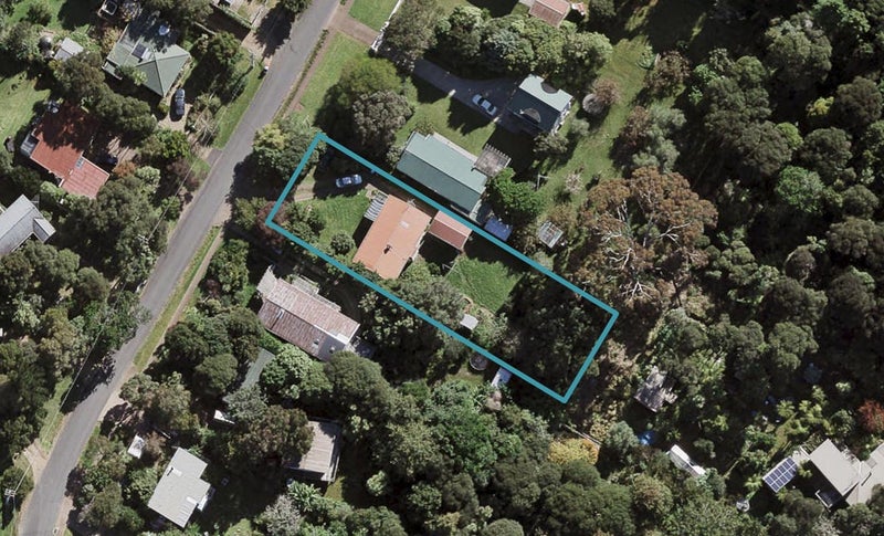 27 Whakarite Road, Ostend, Waiheke Island - Carousel 1