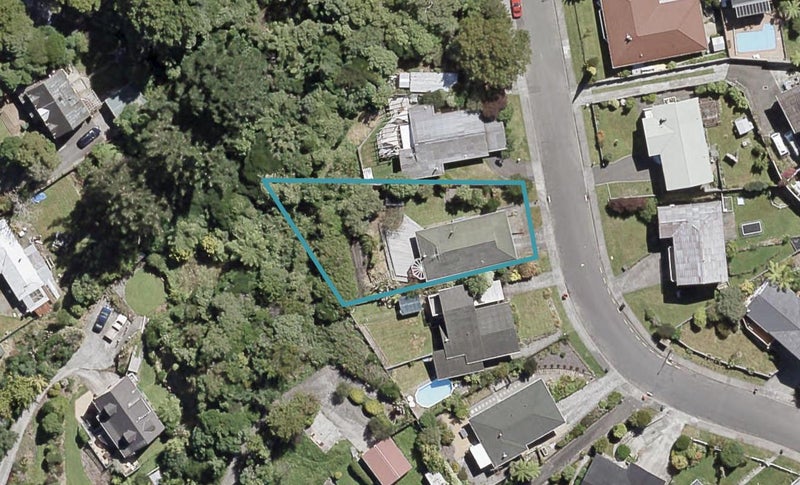 35 Sunnyview Drive, Brown Owl, Upper Hutt - Carousel 1