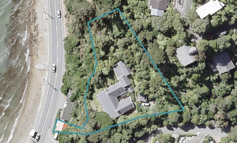 1 Mahina Road, Māhina Bay, Lower Hutt - Carousel 1