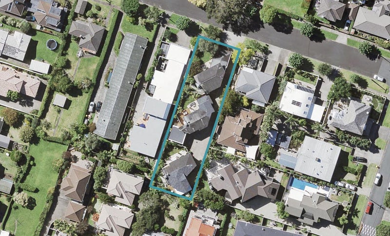 3/6 Crete Avenue, Milford, Auckland - Carousel 1