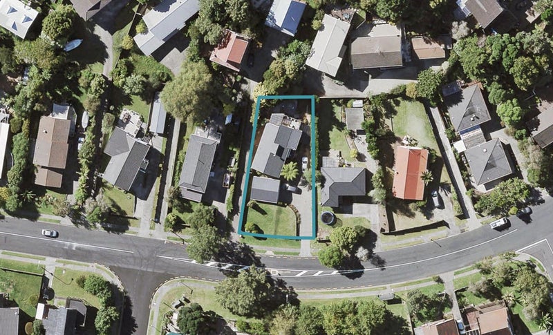 110 Oaktree Avenue, Browns Bay, Auckland - Carousel 1