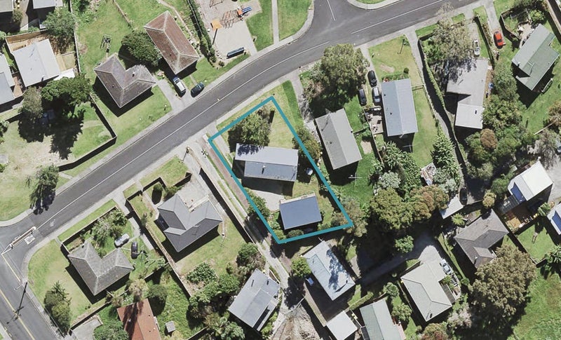 9 Taurus Crescent, Beach Haven, Auckland - Carousel 1