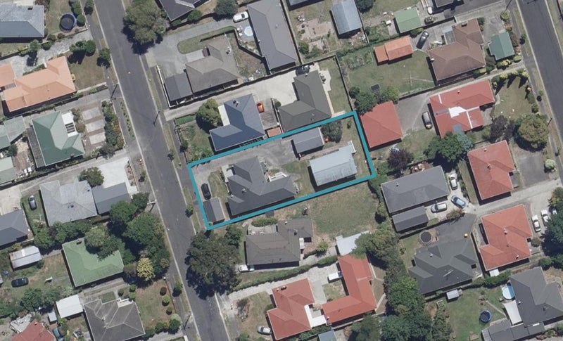 18 Fenwick Crescent, Hillcrest, Hamilton - Carousel 1