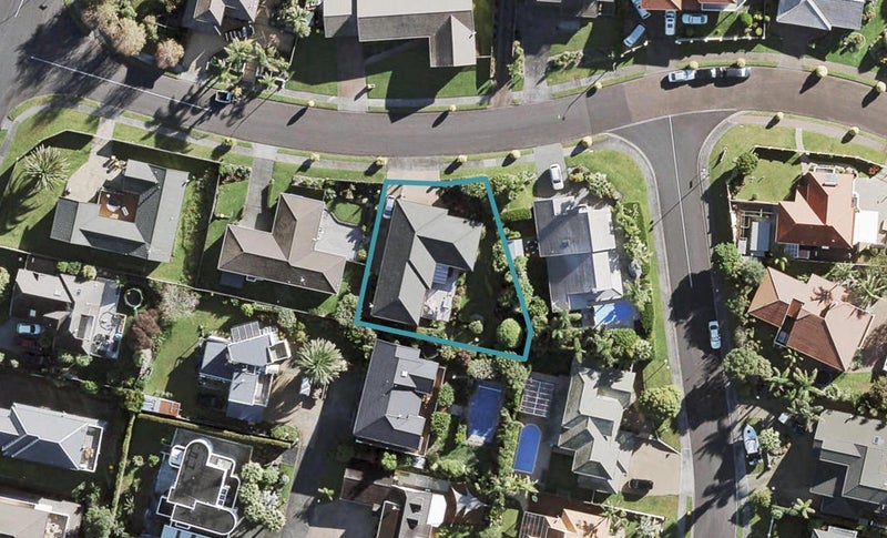 5 Ferntree Terrace, West Harbour, Auckland - Carousel 1