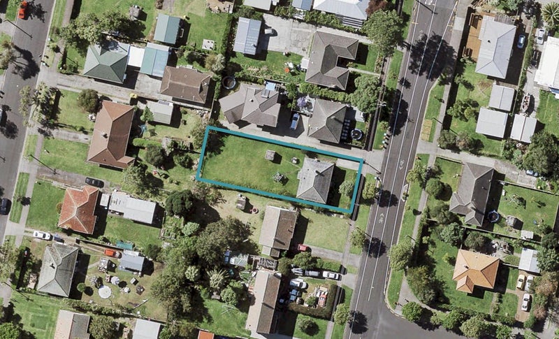 221 Riverside Avenue, Point England, Auckland - Carousel 1