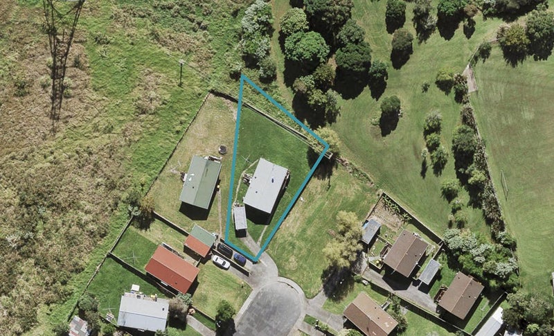 16 Timandra Place, Massey, Auckland - Carousel 1
