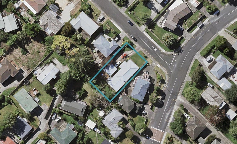 4 Sequoia Place, Sunnynook, Auckland - Carousel 1