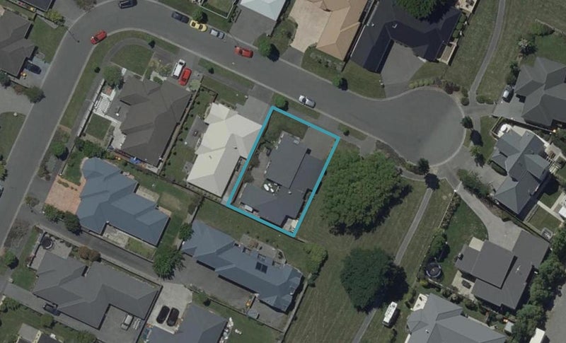 16 Cunneen Place, Aidanfield, Christchurch - Carousel 1
