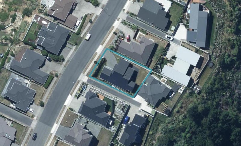 130 Endeavour Drive, Whitby, Porirua - Carousel 1