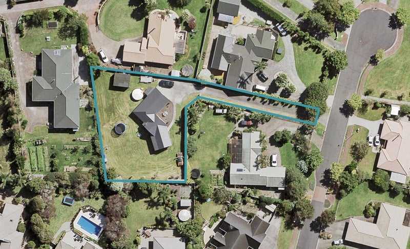 61 Sunny Crescent, Huapai, Kumeu - Carousel 1