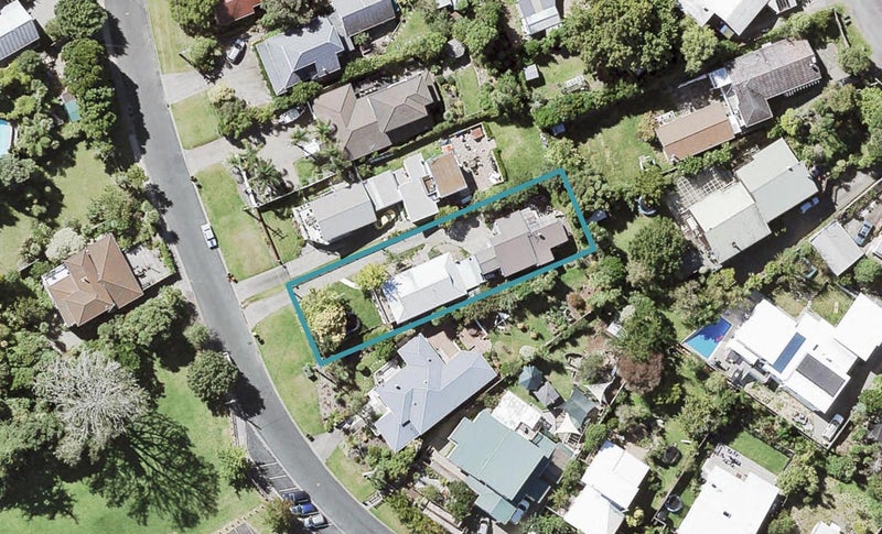 1/27 Seaton Road, Murrays Bay, Auckland - Carousel 1