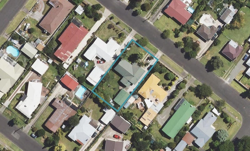 8 Leon Street, Riverdale, Gisborne - Carousel 1